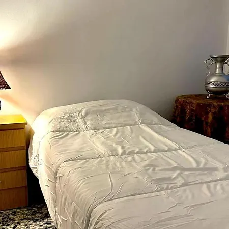 Guest house Piso Compartido Delyrent Cobatillas *